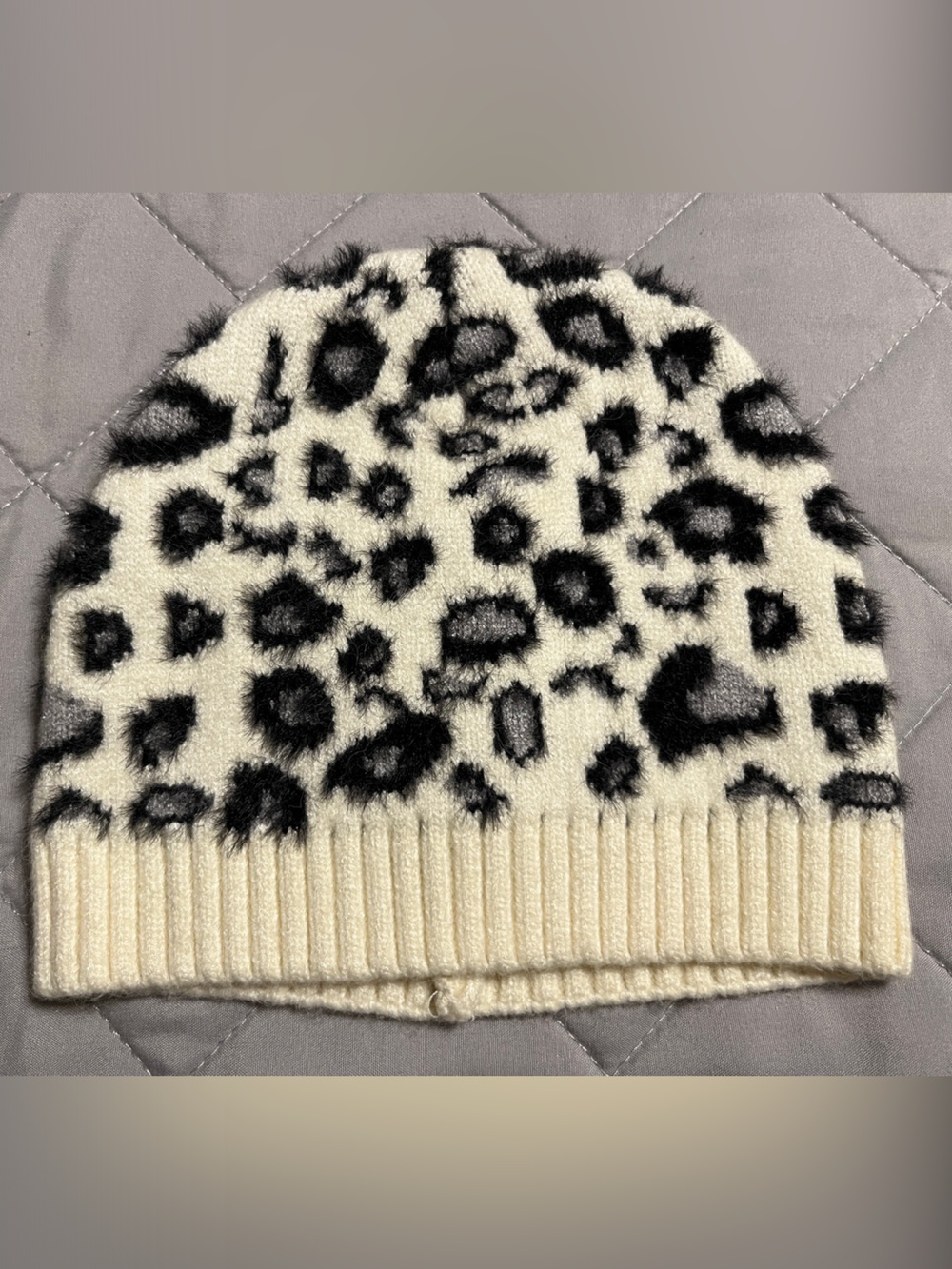 Women’s Leopard Print Pom-Free Beanie - Cream and Black